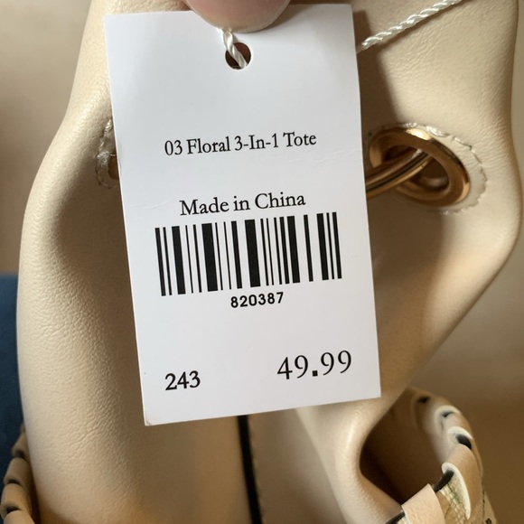 NEW WITH TAG Cream Bucket Bag with floral accents FROM Cracker Barrel - Picture 11 of 11